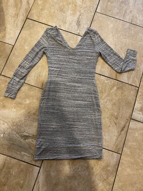 Banana Republic Gray Long Sleeve V-Neck Knit Dress